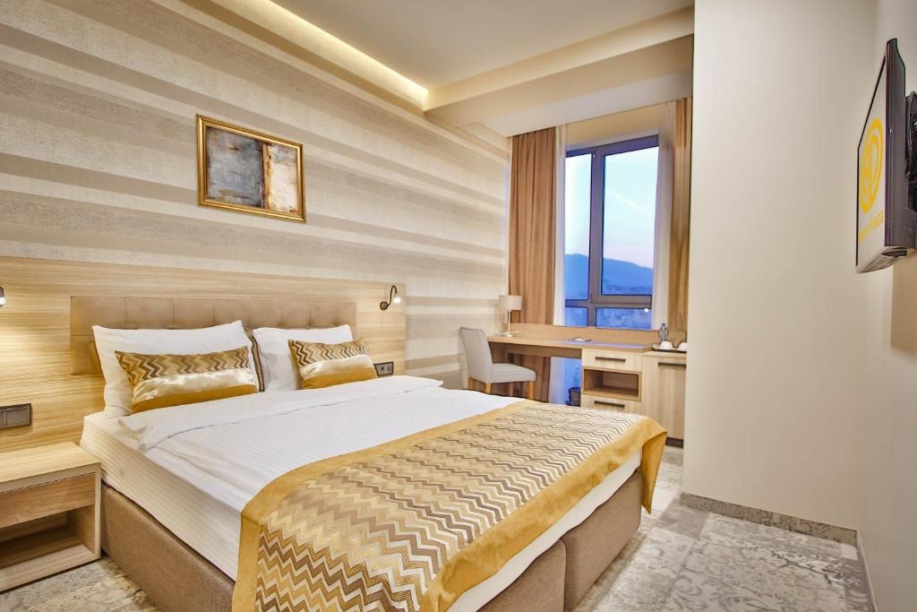 هتل آمری پلازا